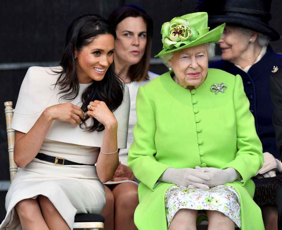 Królowa zabrała Meghan królewskie klejnoty