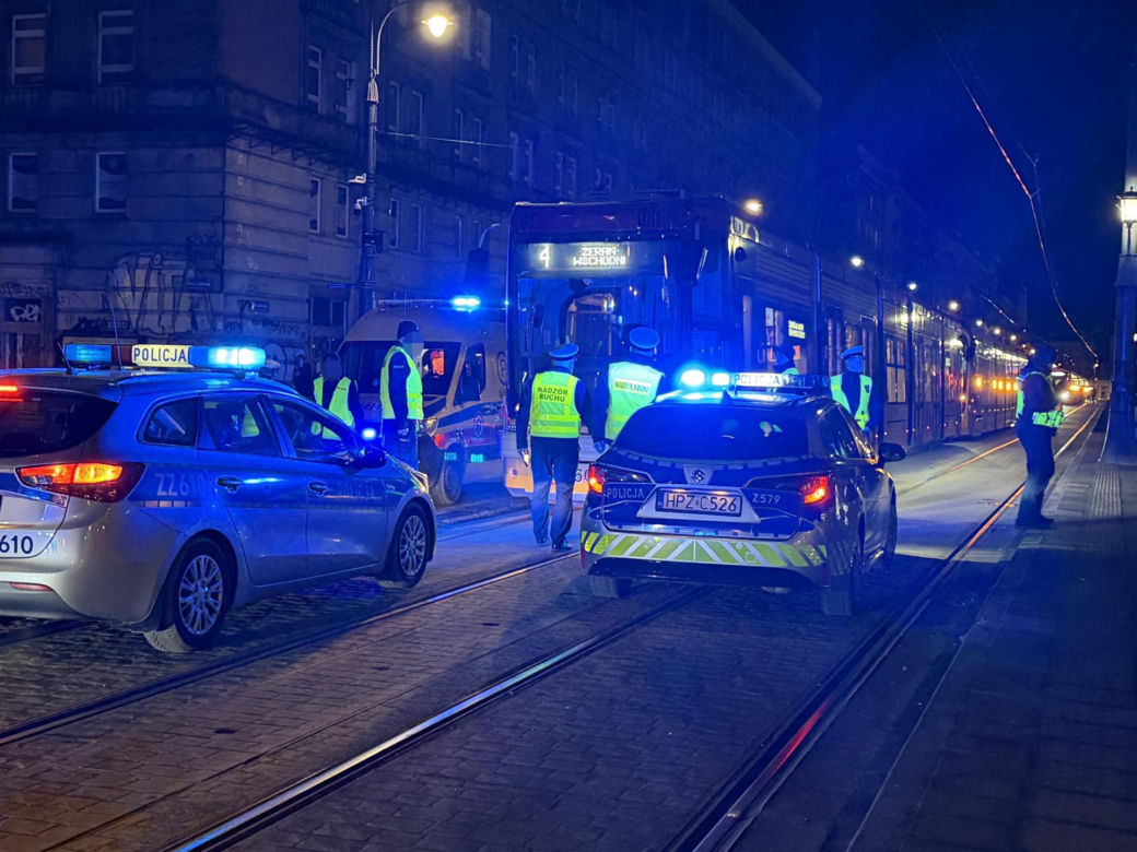 45-latka potrącona przez tramwaj na Marszałkowskiej