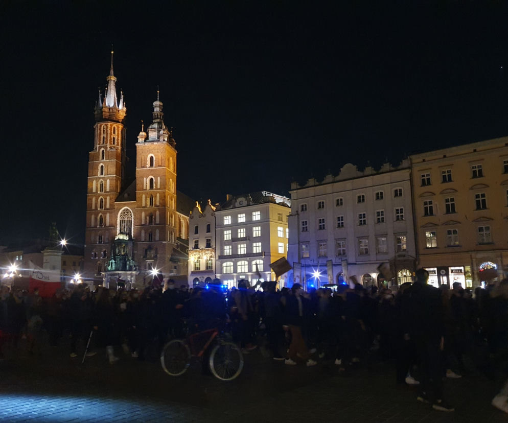 Strajk Kobiet w Krakowie. Protest na Rynku Głównym [27.10.2020]