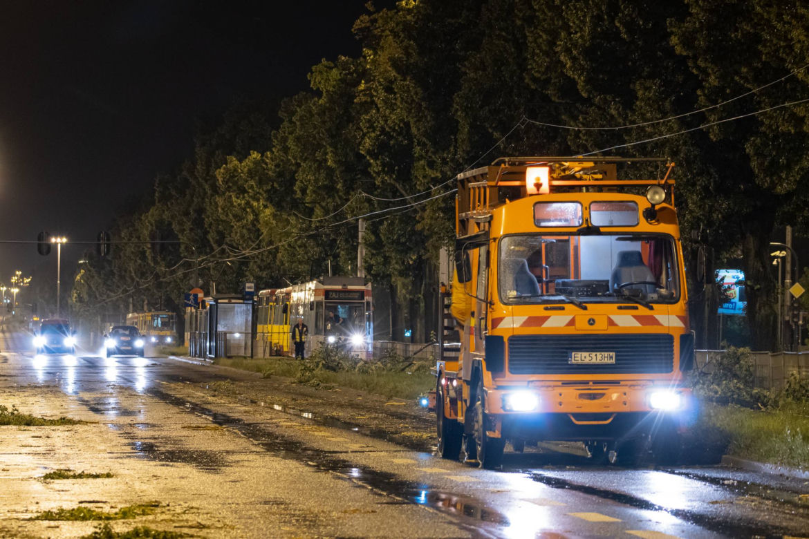 Szkody po nawałnicy w centrum Łodzi 