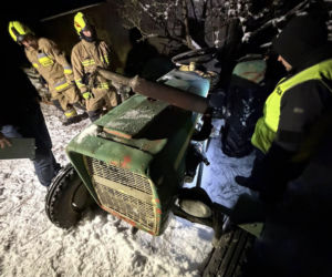 Ciągnik przygniótł mężczyznę. Dramatyczna walka o życie i akcja LPR