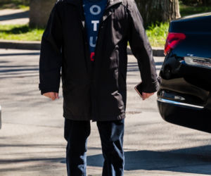 Lech Wałęsa zdjął maseczkę w kościele [ZOBACZ ZDJĘCIA]