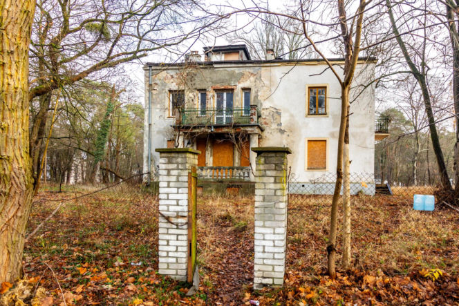 Opuszczona willa w Konstancinie