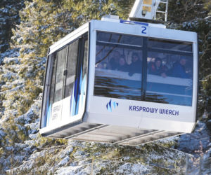 Fatalne warunki w Tatrach. Jest mroźno, ślisko, a szlaki są zasypane śniegiem. TPN ostrzega turystów