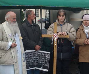 Krzyż zniknął sprzed Pałacu. Gdzie jest krzyż?