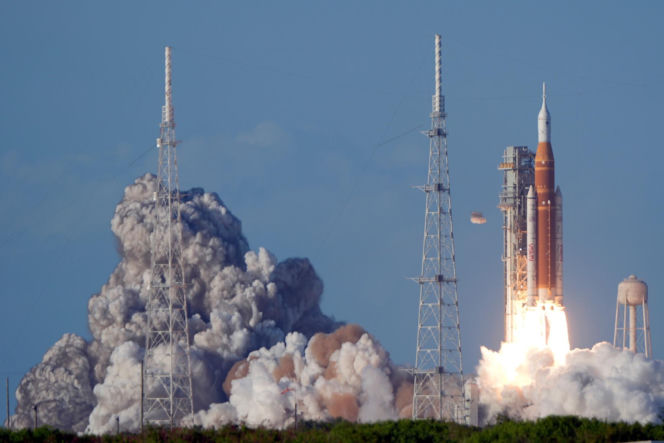 Chwile grozy kosmonautów lecących w stronę Księżyca! Dostali niepokojącą wiadomość