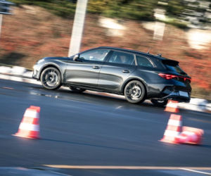 Jak rozpoznać nieoznakowany radiowóz? Kilka charakterystycznych szczegółów 