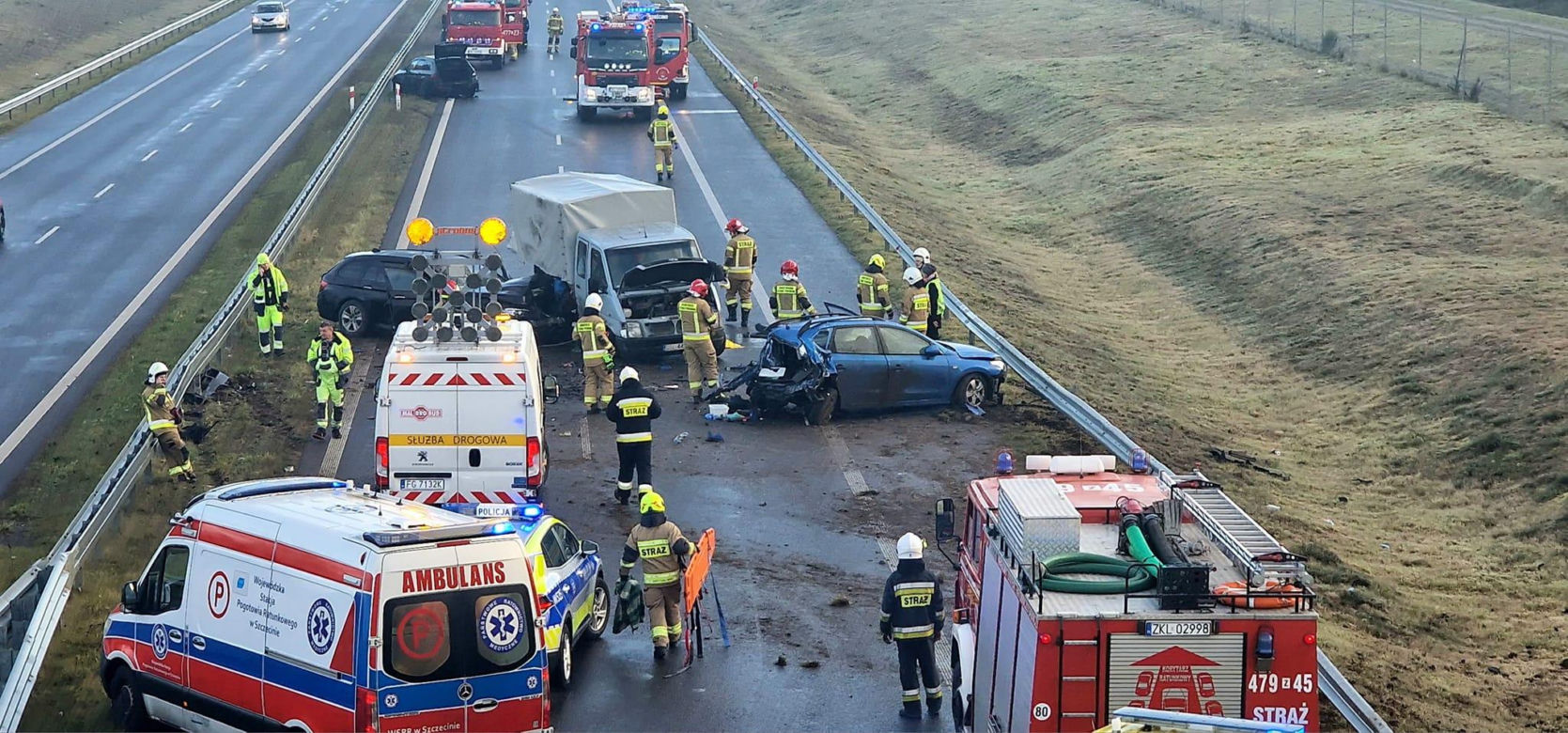 Totalna demolka pod Kołobrzegiem. Zmasakrowane auta i wielu rannych!