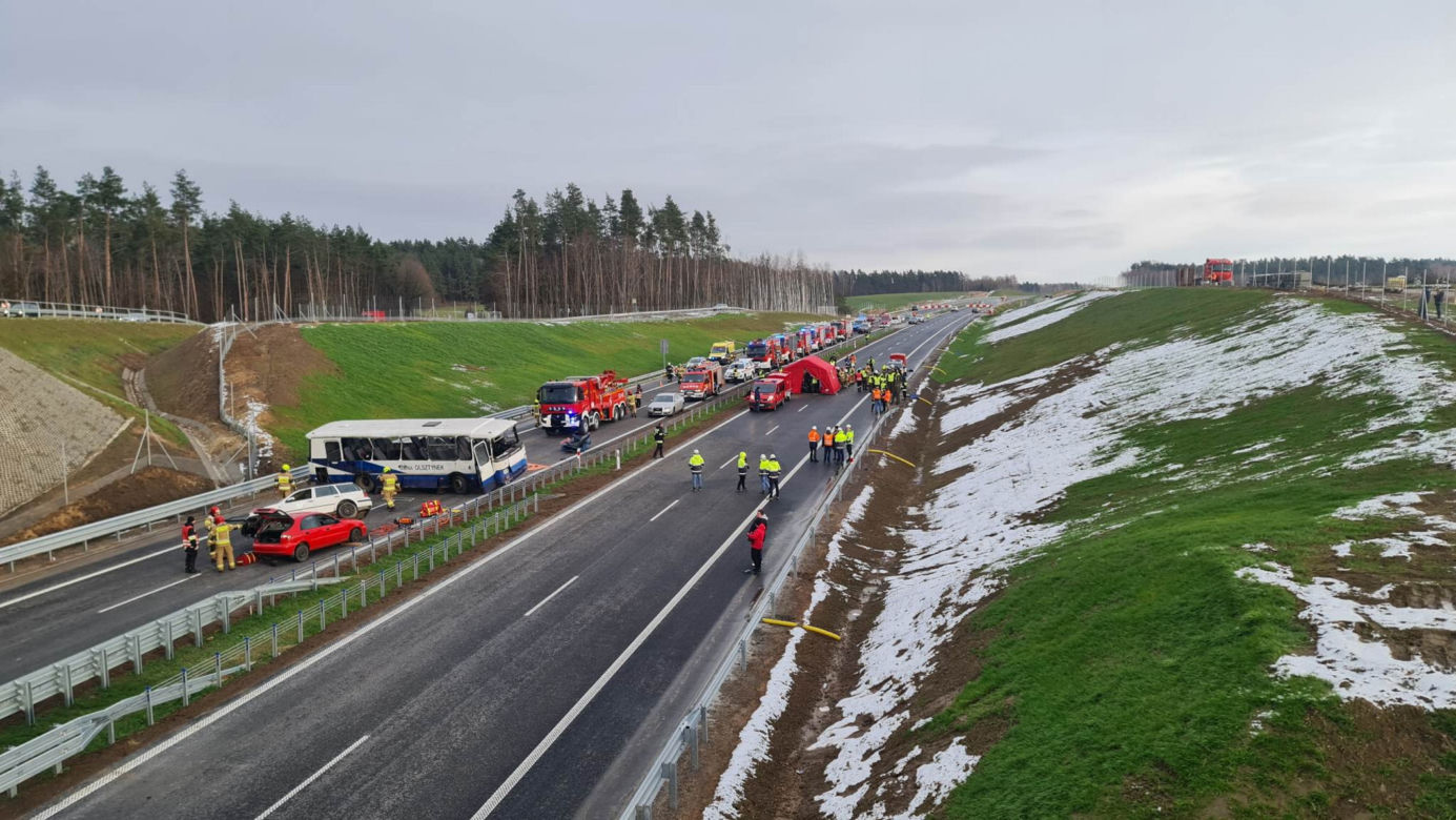 Potężny karambol na S5. Rozbity autobus, Potężna akcja strażaków