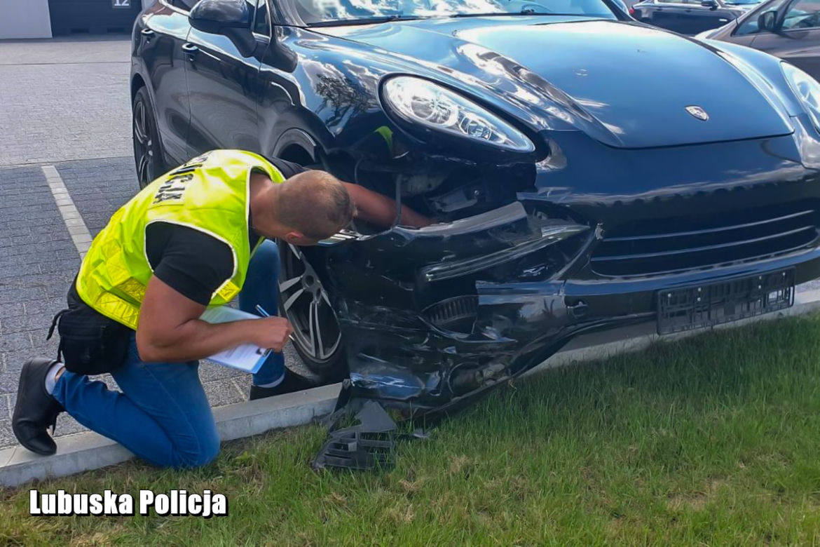21-latek staranował radiowóz kradzionym porsche