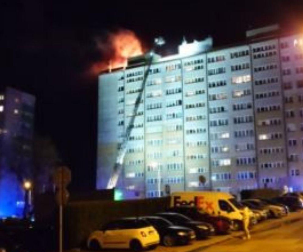 Pożar na gigantycznym wieżowcu w Bielsku-Białej. Wiele mieszkań zostało zalanych