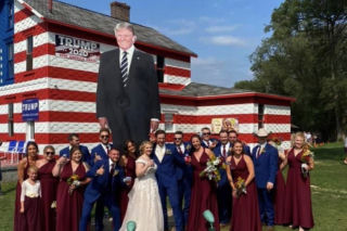 Trump chwali się poparciem, ale sondaże pokazują co innego
