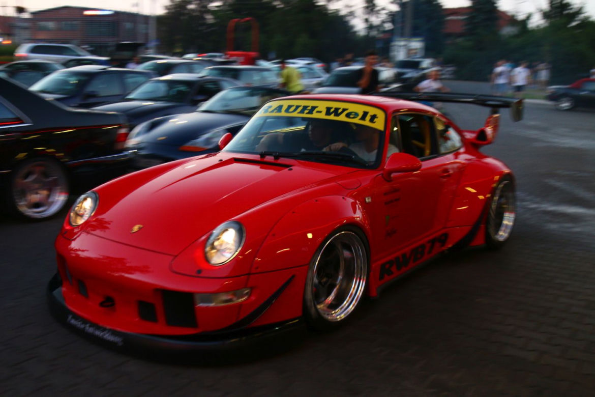 Akira Nakai San buduje Porsche 911 RWB