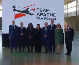 W Dęblinie powstaje hub do serwisowania śmigłowców Apache