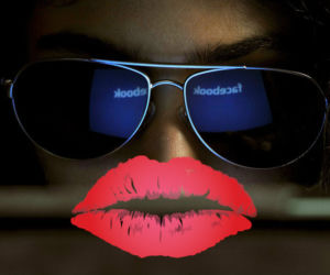Facebook zrobi Cię na gwiazdę PORNO! O co chodzi?