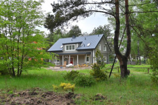 Dom w pół roku - dzięki prefabrykacji to możliwe. Jak buduje się dom z fabryki?