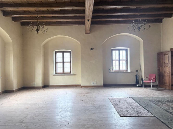 Dwór Czarne w Jeleniej Górze