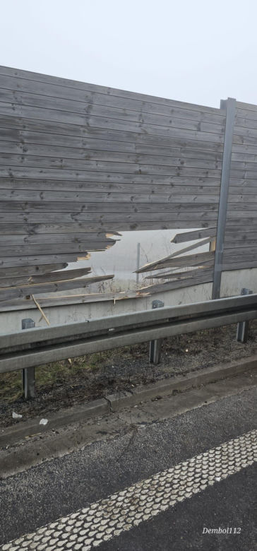 Kolizja za kolizją na S5 koło Leszna. Na wysokości Lipna w gęstej mgle wpadają na siebie samochody