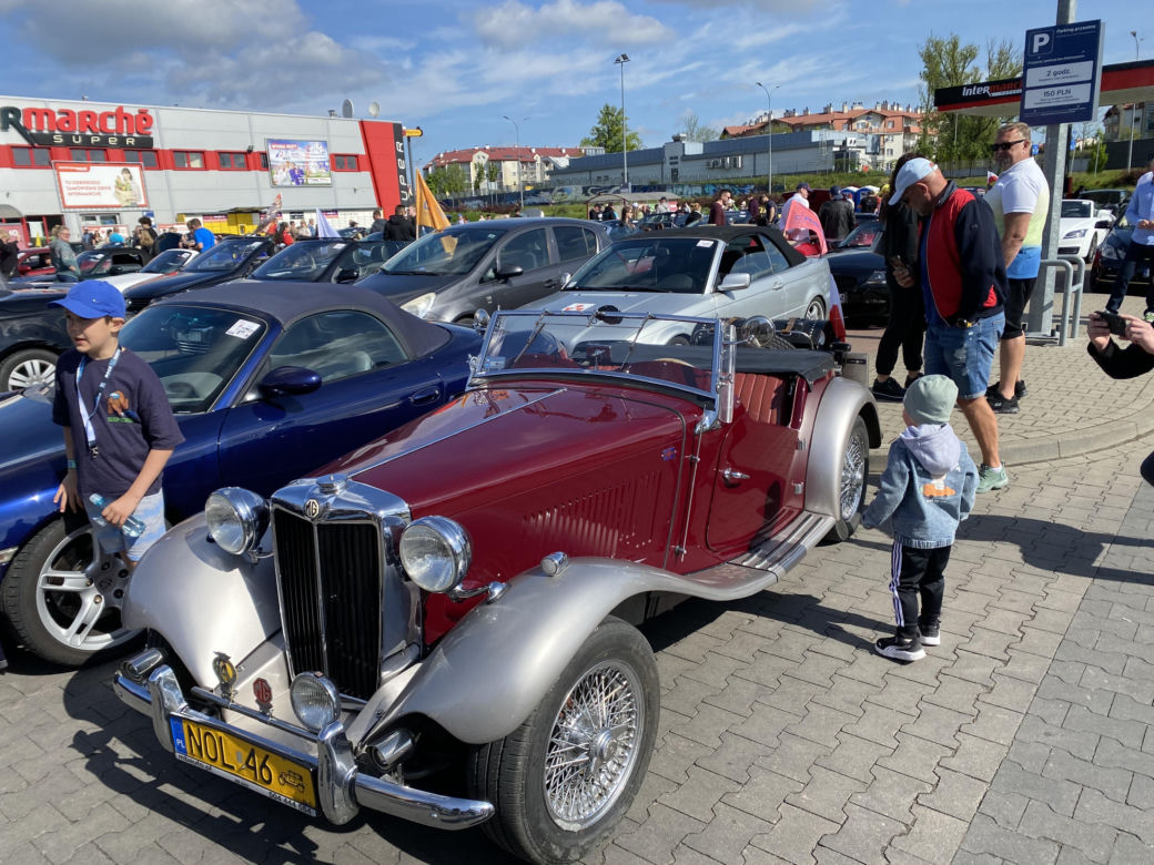 Start sezonu Cabrio Warmia&Mazury 2025 - Śniadanie z Intermarche Olsztyn 