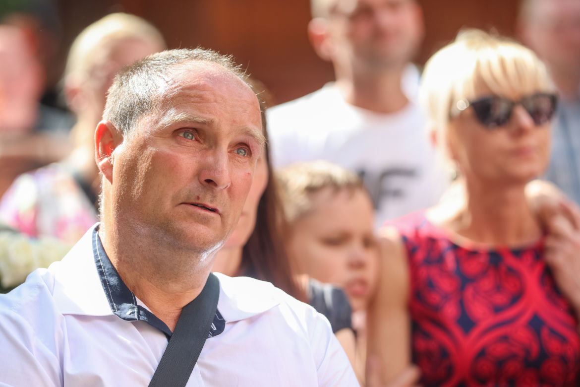 Biały Marsz dla Kamilka. Mieszkańcy Częstochowy przynieśli białe róże