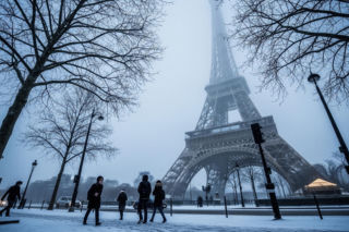 Ograniczenia lotów w Paryżu. Czy fatalna pogoda sparaliżuje całą Francję?