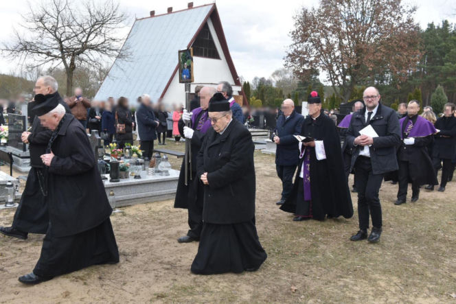 Tadeusz Rydzyk na pogrzebie wybitnego tenora pod Bydgoszczą