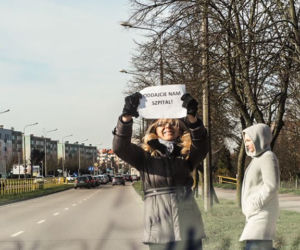 Protest przed szpitalem w Łomzy - NIE dla szpitala zakaźnego