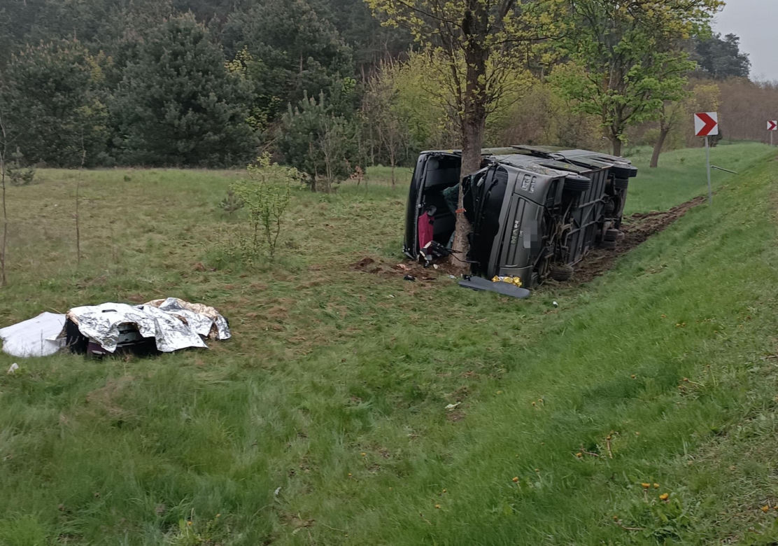 Wypadek autobusu pod Siedlcami. Droga zablokowana, są ranni