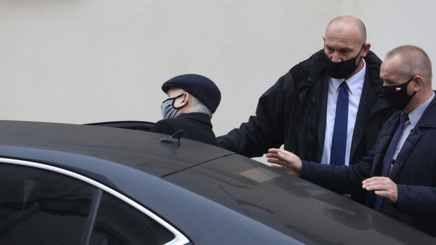 Jarosław Kaczyński modlił się za Ojczyznę