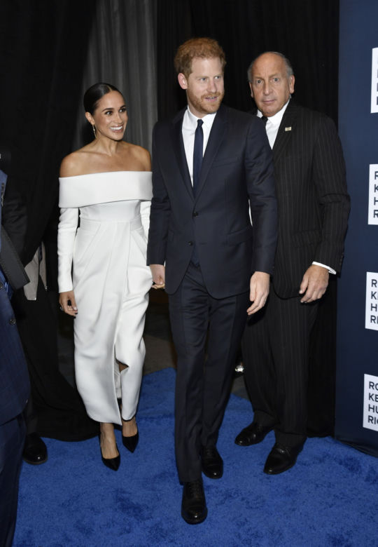 Zemsta króla na Harrym i Meghan! Nowe fakty w sprawie wyrzucenia z pałacu