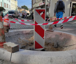 Klomby powstają na ulicy Wałowej w Tarnowie