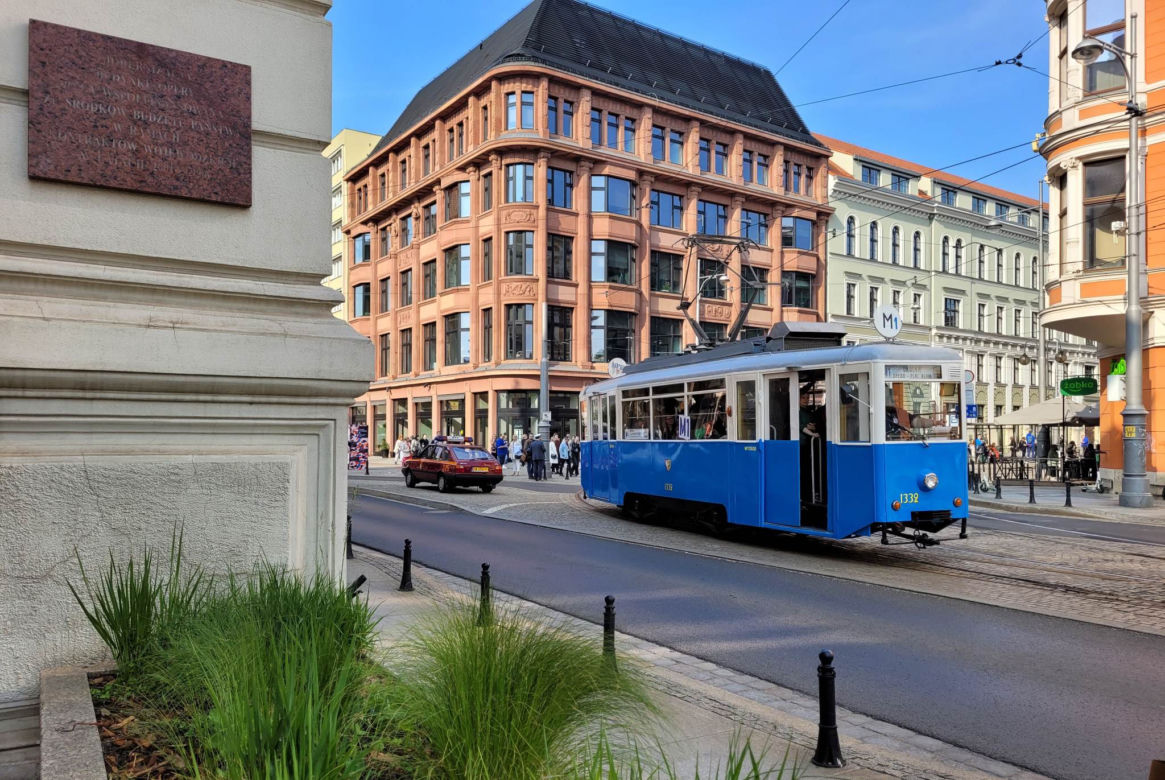 Startują Wrocławskie Linie Turystyczne! To przejazdy zabytkowymi tramwajami i autobusami