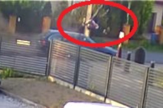 Łódź. Wyjechał przed motocyklistę, 41-latek walczy o życie [WIDEO]