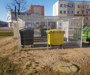 Nowe wiaty na śmietniki SM Praca w Iławie