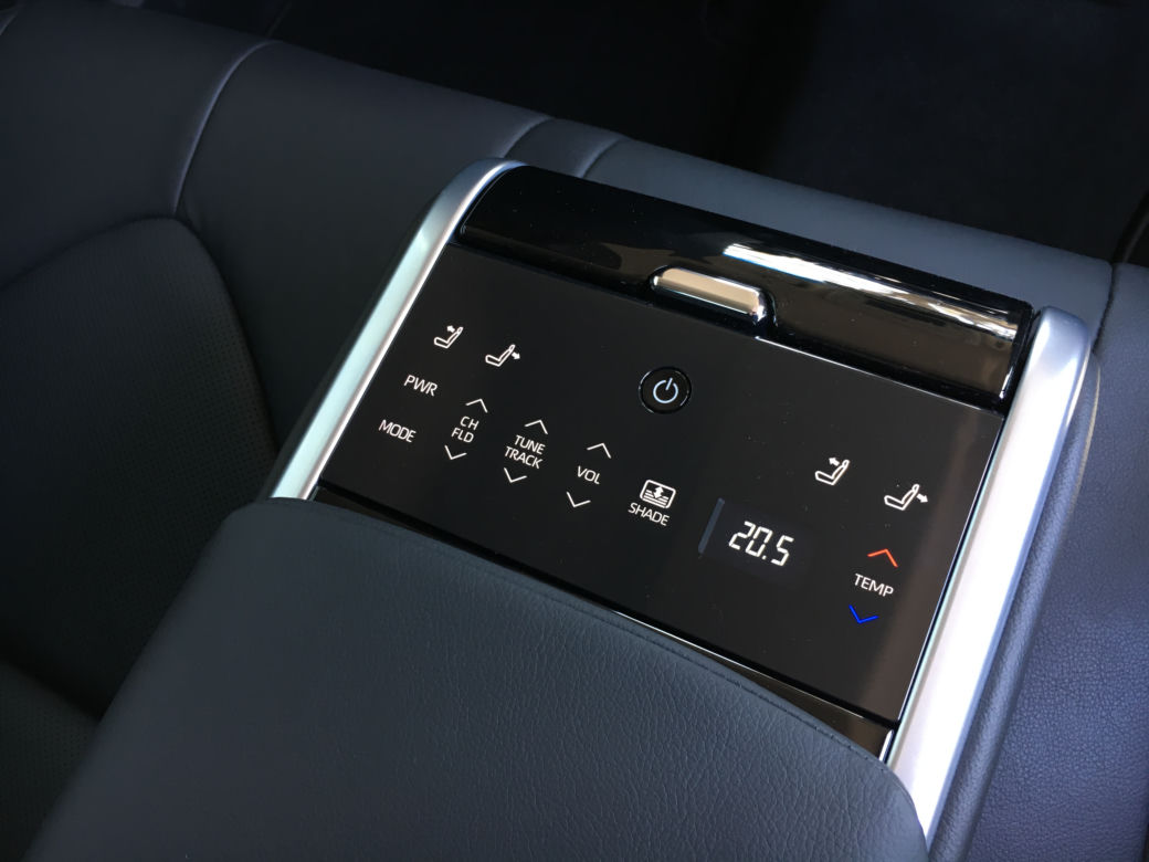 Toyota Camry 2.5 Hybrid Dynamic Force 218 KM e-CVT Executive