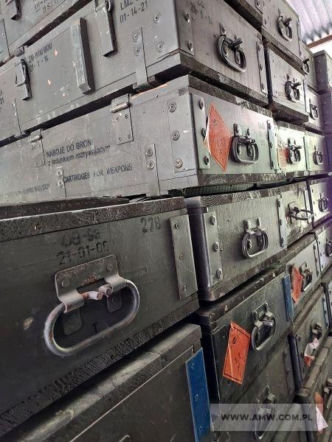 Skrzynie drewniane różne (306 szt.) - pakiet zawierający 12 poz. asort. (wg oddzielnego wykazu), w tym m.in.: skrzynie drewniane do moździerzy, skrzynie do petard itp.