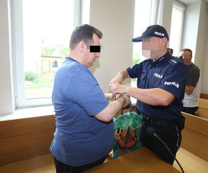 Prowadził dom pomocy jak z horroru. 12 pensjonariuszy nie żyje. „ Chyba nikt nie chciałby mieć tego na sumieniu”