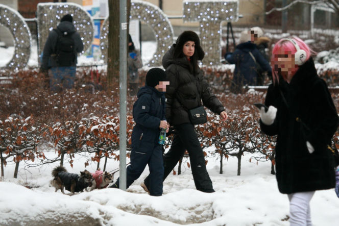 Marta Kaczyńska z synem na spacerze