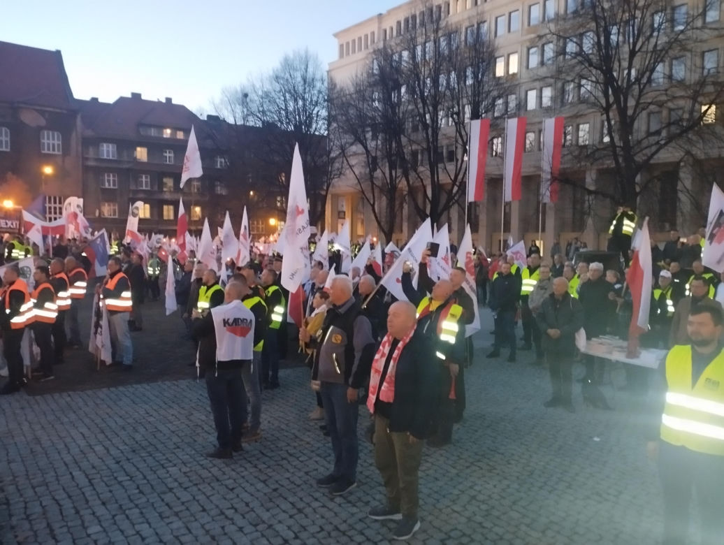 "Walczymy o Śląsk i o przemysł, żeby nie umarł"