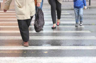Najnowsze zmiany w przepisach dla kierowców i pieszych. Warto je poznać! [AUDIO]