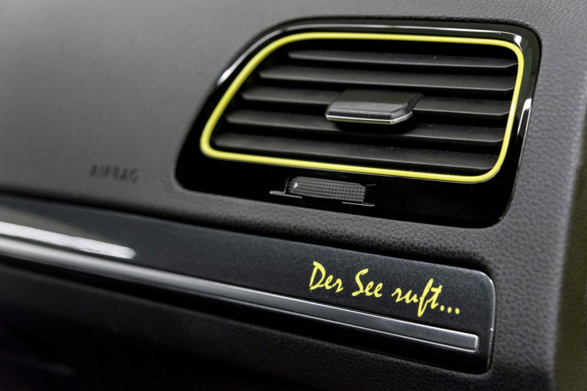 Volkswagen Golf GTI Dark Shine