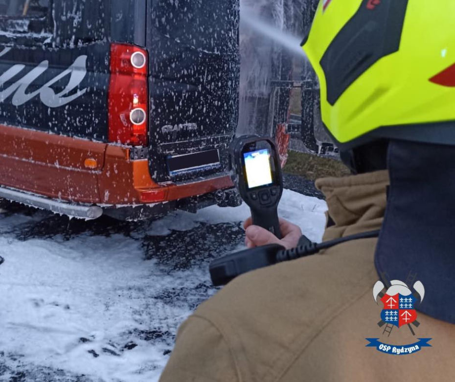 Pożar busa na S5 koło Rydzyny