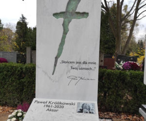 Tak wygląda teraz grób Pawła Królikowskiego