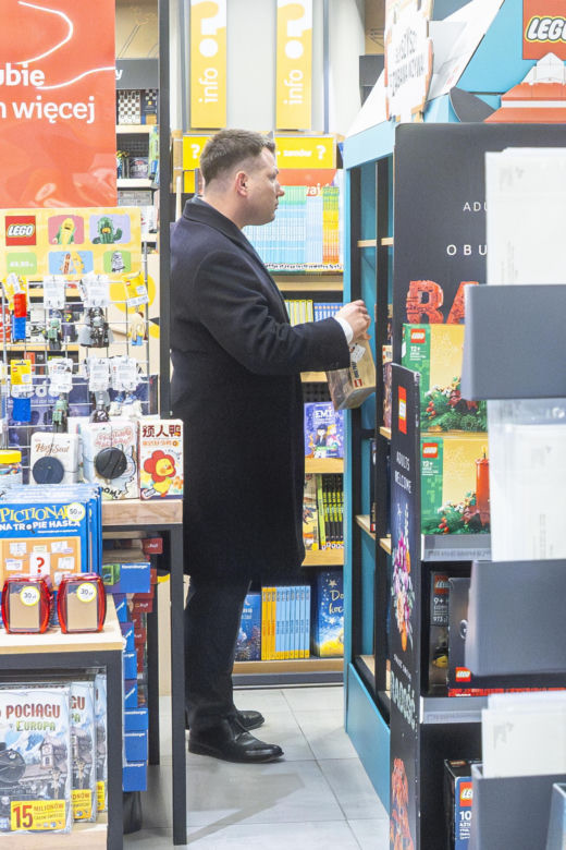 Sławomir Mentzen na zakupach w galerii