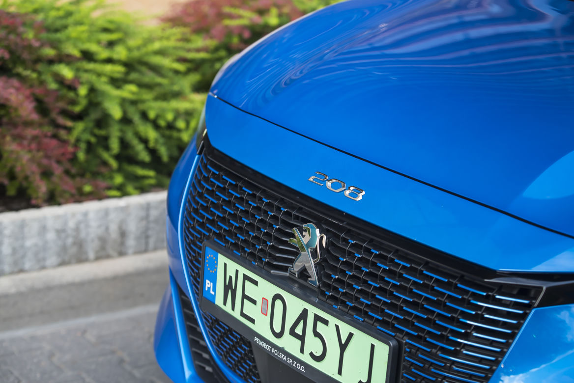 Peugeot e-208 GT