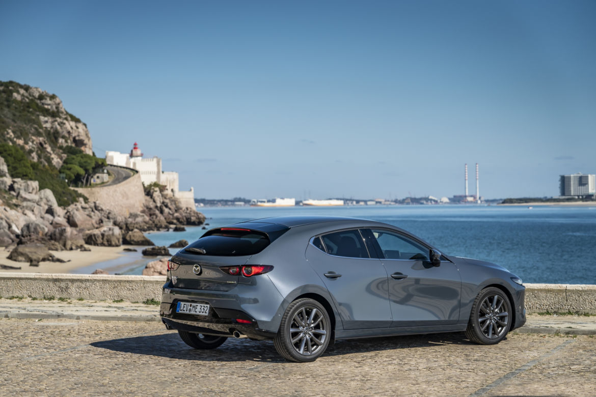 Mazda 3 2.0 SKYACTIV-G 122 KM 6MT (Polymetal Grey Metallic)
