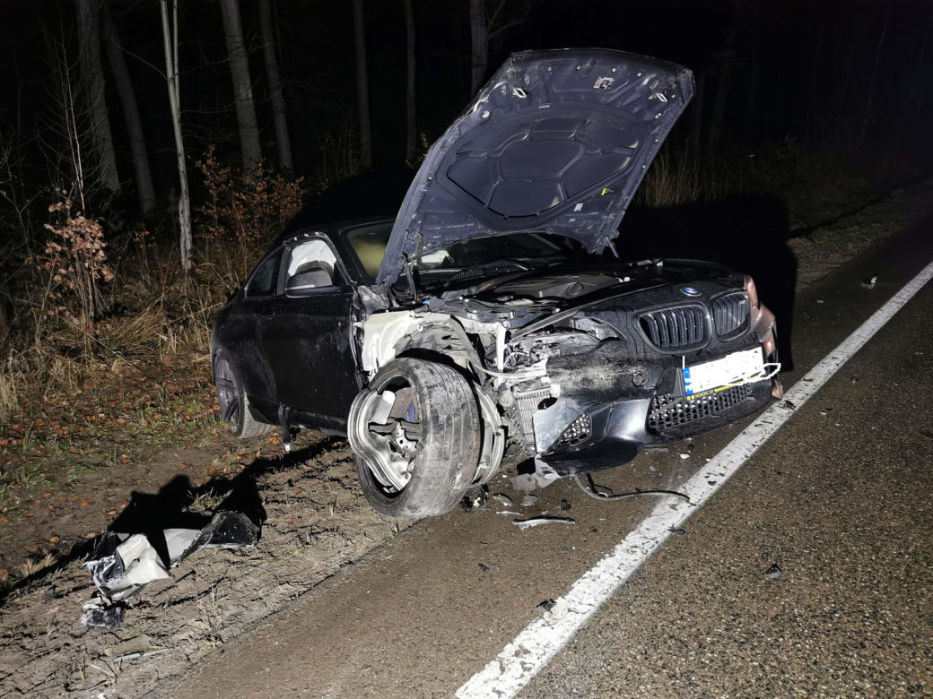 Pilne! Na drodze Starachowice-Lubienia zderzyły się dwa samochody osobowe. Są poszkodowani w tym nastolatka