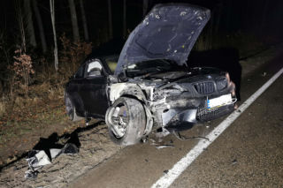 Dwa auta zderzyły się na trasie Starachowice-Lubienia. Wśród rannych nastolatka