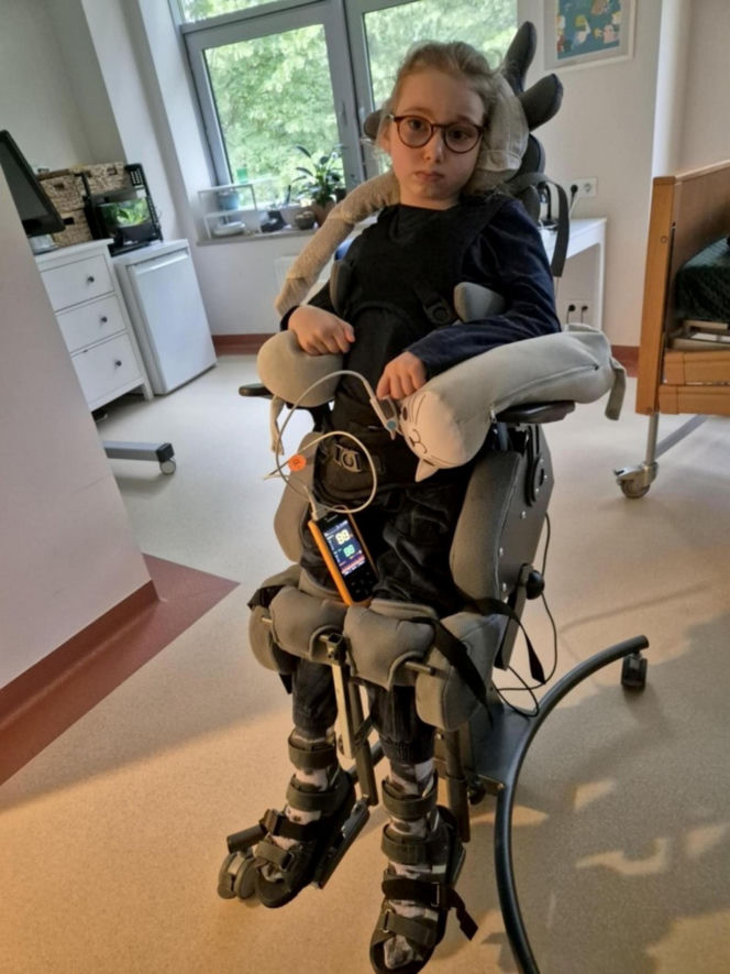 Jej serduszko nagle się zatrzymało. 10-letnia Inga jest uwięziona we własnym ciele. "Wiemy, że ona wszystko słyszy"