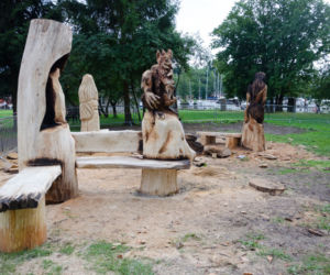 Te ławki robią wrażenie! Nowa atrakcja w Węgorzewie [ZDJĘCIA]